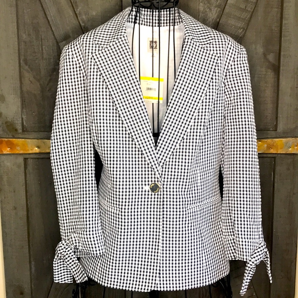 Anne Klein Black and Ivory Seersucker Blazer